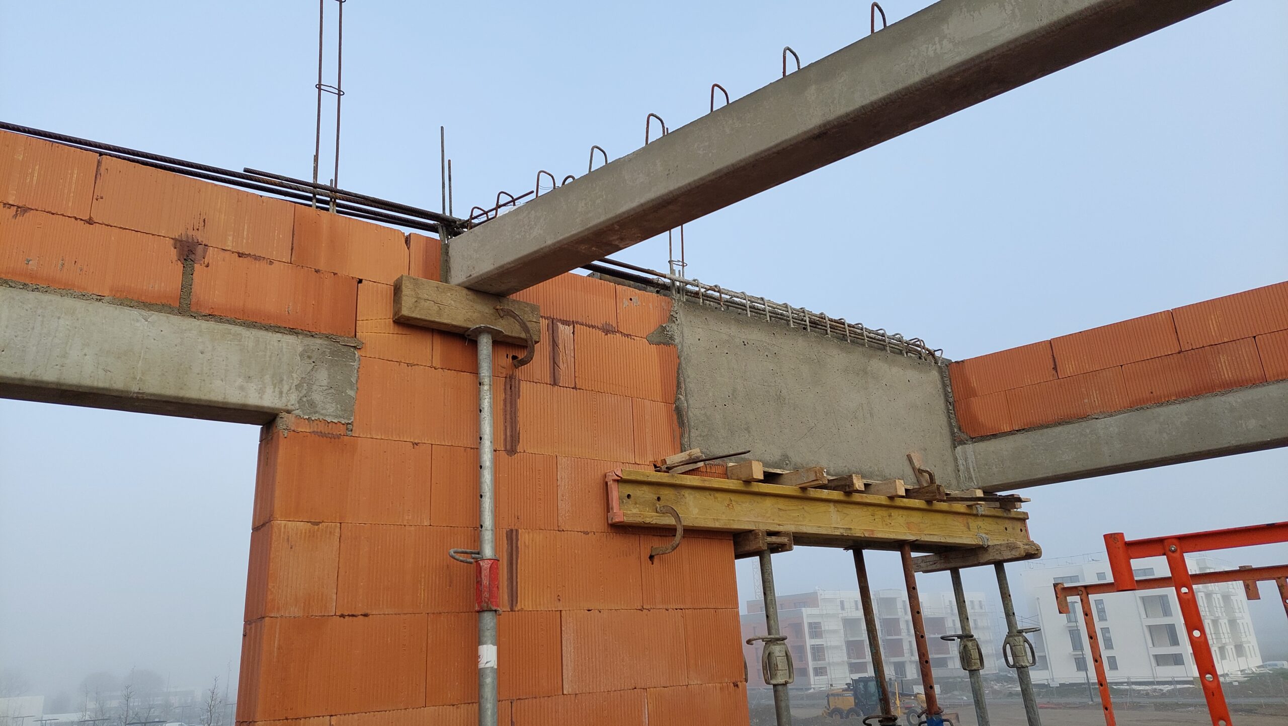 Chantier de maçonnerie à Toulouse d'un collectif